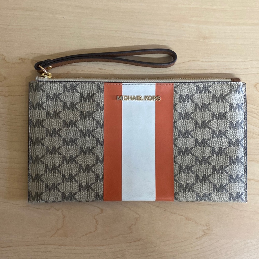 Michael Kors wristlet